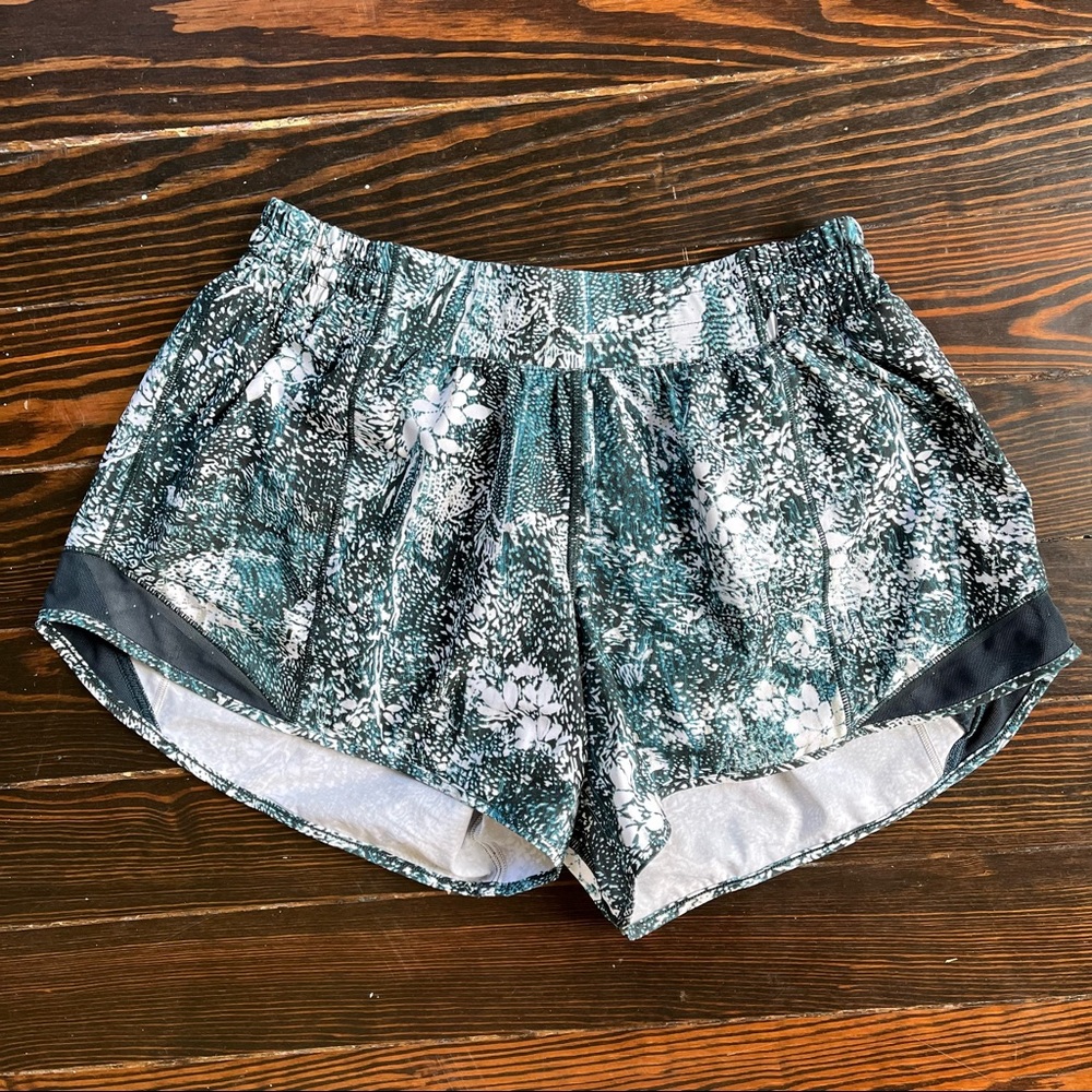 Lululemon Hotty Hot Short Size 4